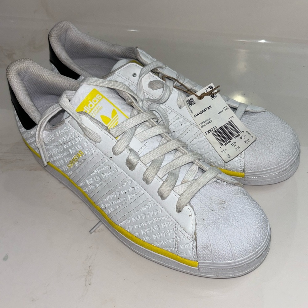 NWT Men’s Adidas superstar size 12